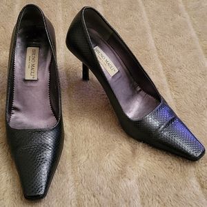 Bruno Magli ever classic and perfect black pumps, 5B